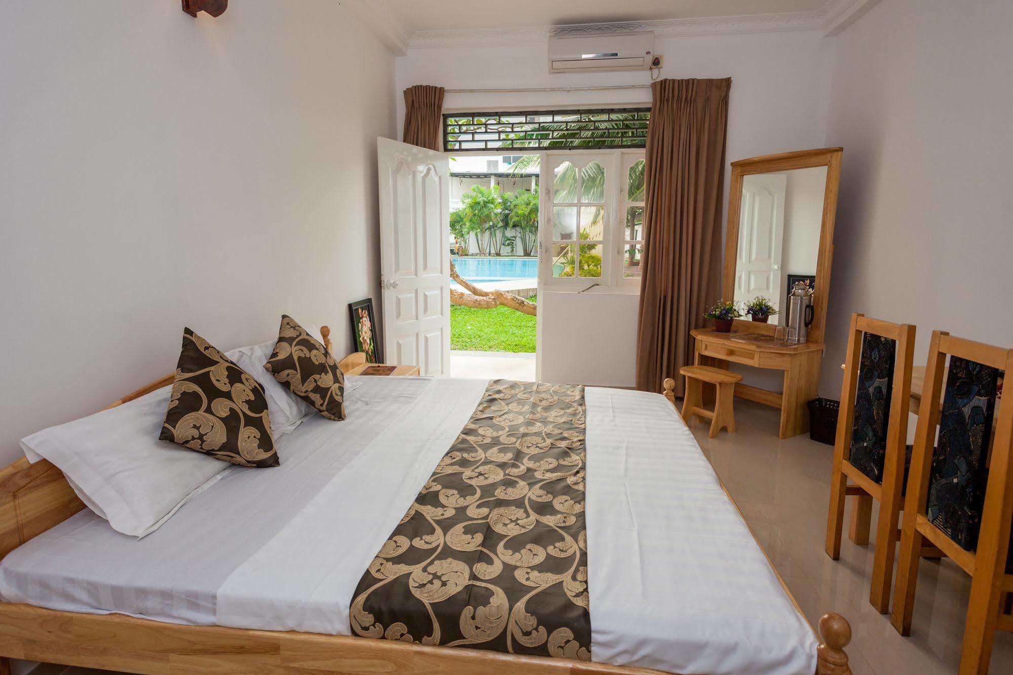 Navro Beach Resort Panadura Exterior foto